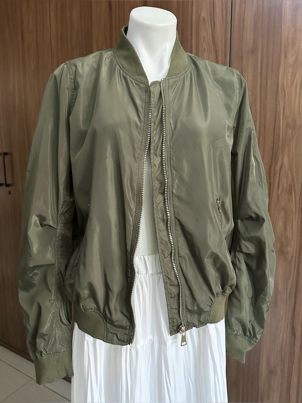 IT GIRL Olive Green Bomber Jacket with Ribbed Trim size LARGE